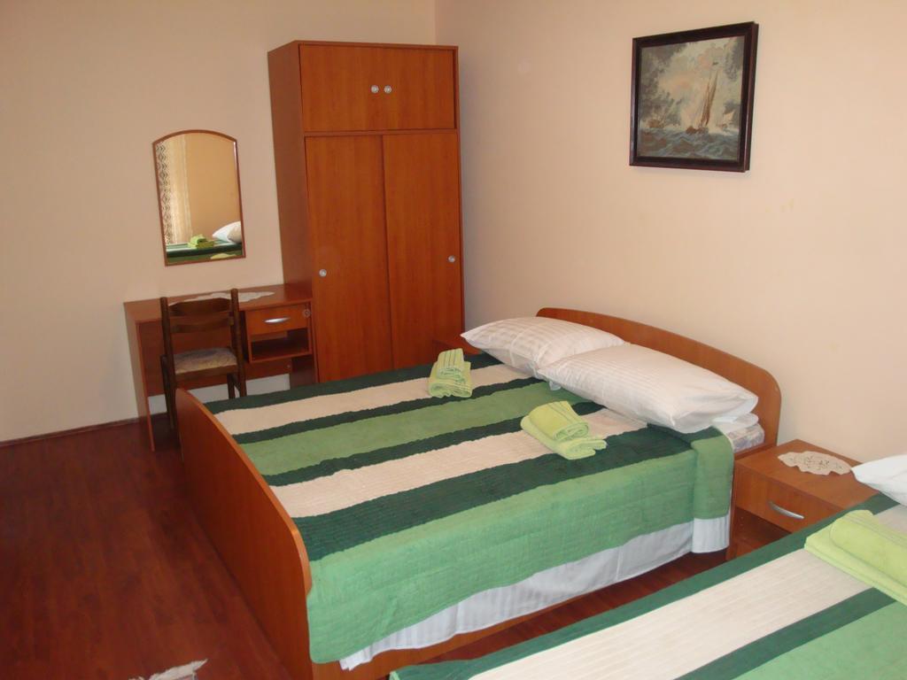 Apartments Vukelic Starigrad Paklenica Εξωτερικό φωτογραφία