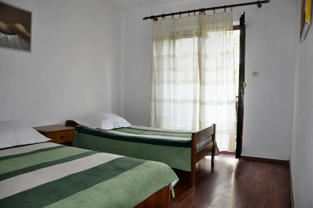 Apartments Vukelic Starigrad Paklenica Εξωτερικό φωτογραφία