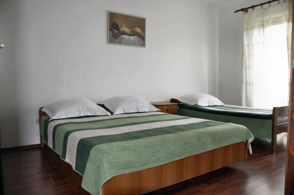 Apartments Vukelic Starigrad Paklenica Εξωτερικό φωτογραφία