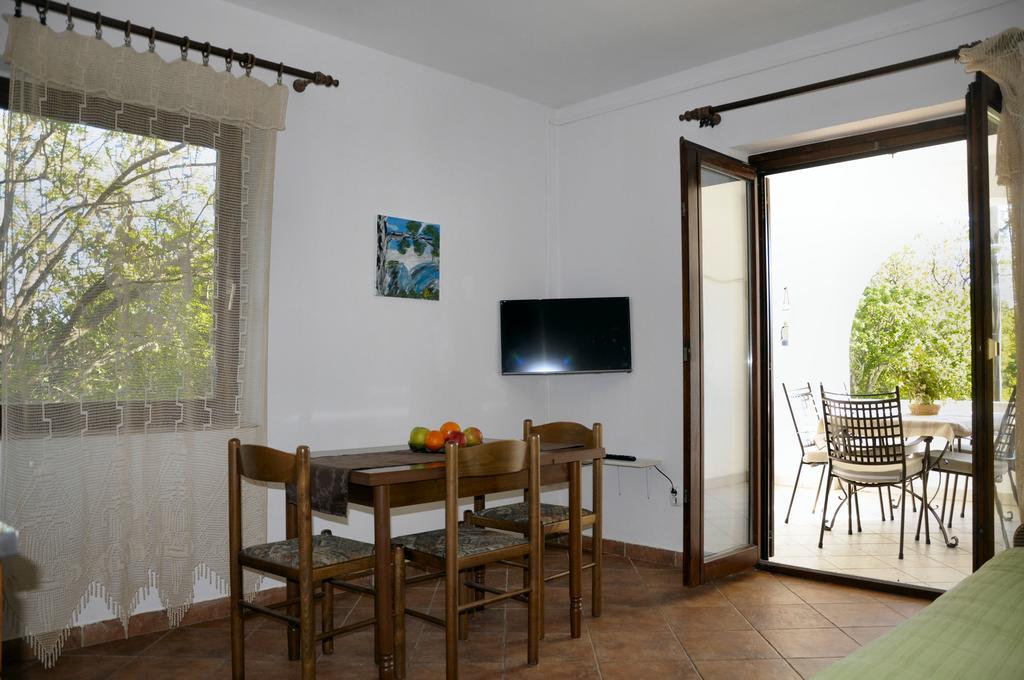 Apartments Vukelic Starigrad Paklenica Εξωτερικό φωτογραφία