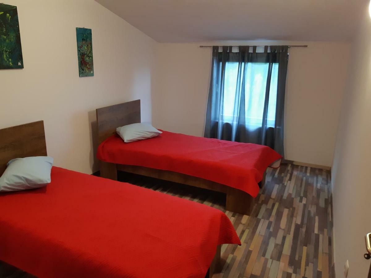 Apartments Vukelic Starigrad Paklenica Εξωτερικό φωτογραφία